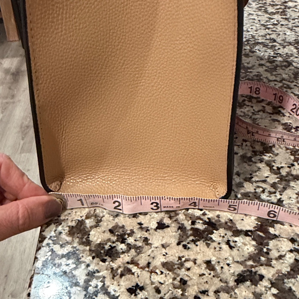 Marc Jacobs Black, Tan and Cream Bag - Picture 14 of 16